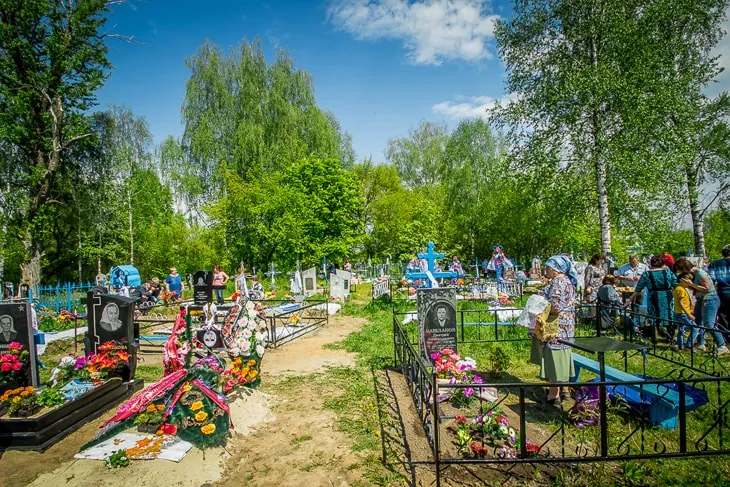Как отмечают Радоницу в деревнях Беларуси