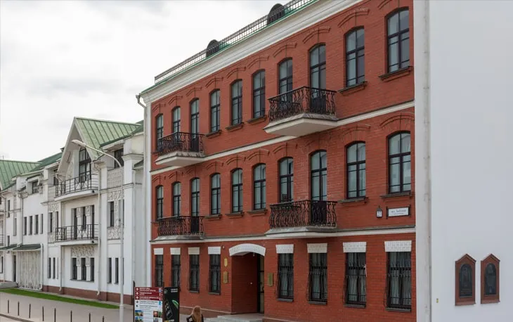 Зыбицкая улица днём