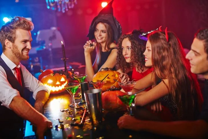 Пойти на костюмированную вечеринку в Минске