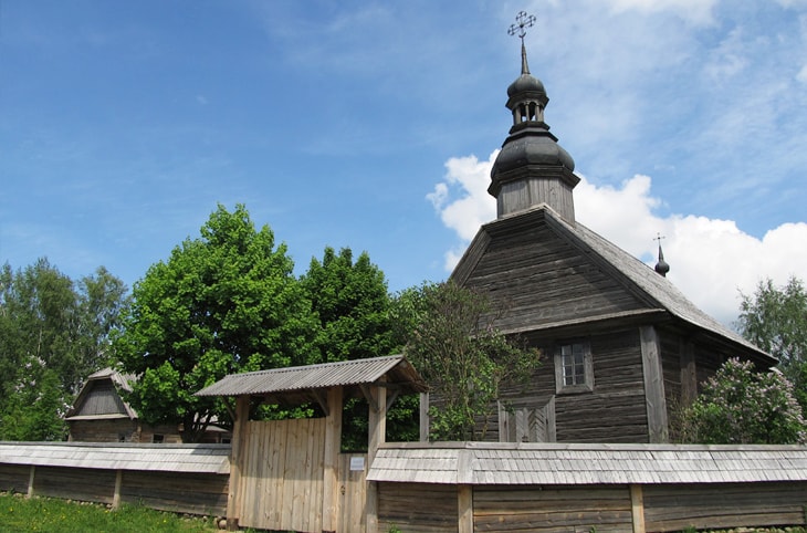 Покровская церковь в Строчицах