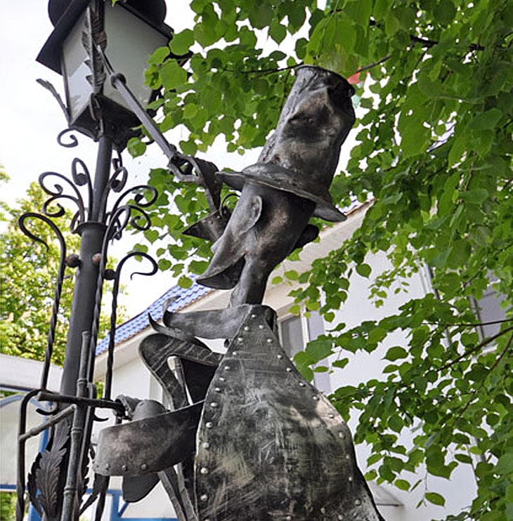 Памятник фонарщику в Бресте