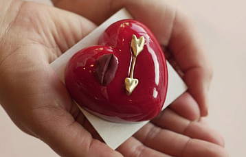 Глоток Франции и капля страсти: гид по праздничным новинкам от Brioche