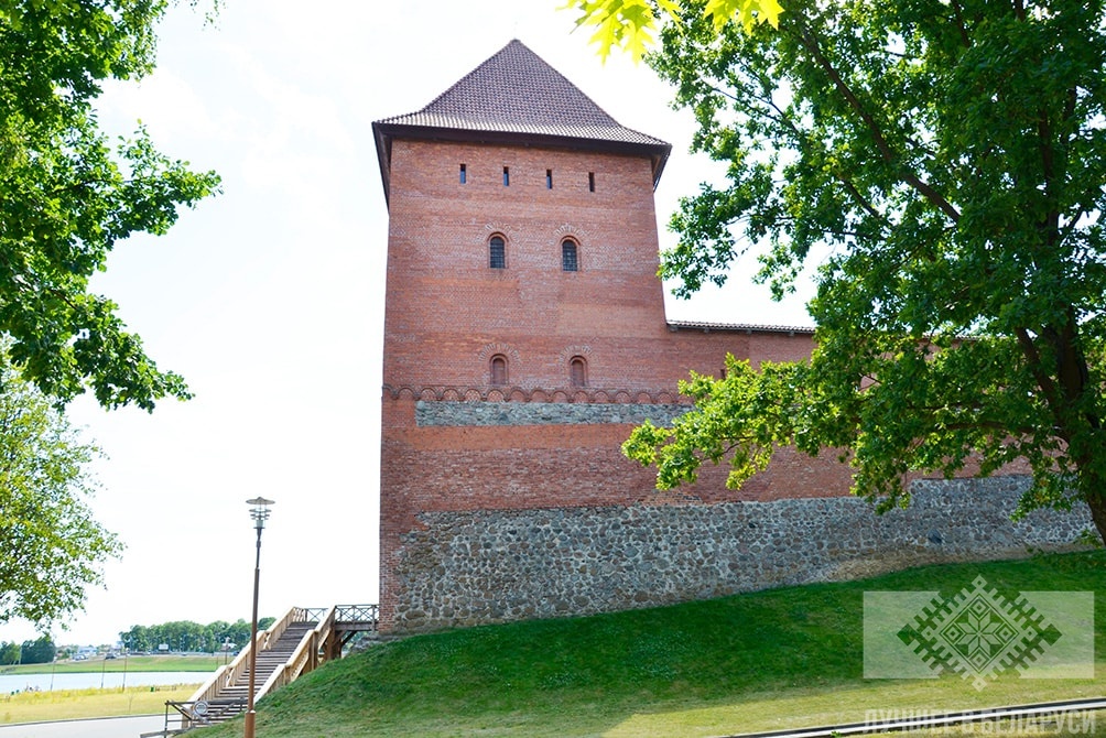 Замок в виде креста