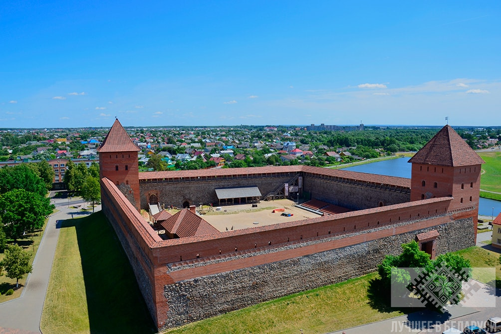 Неприступные стены двухметровой толщины (Лидский замок, Лида, Гродненская область, Беларусь)