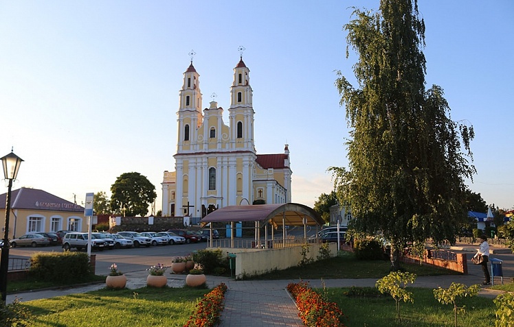 Глубокое: Троицкий костёл, собор Рождества Богородицы и ещё 11 объектов