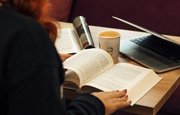 10 книг по саморазвитию и мотивации, которые стоит прочесть. Советует OZ
