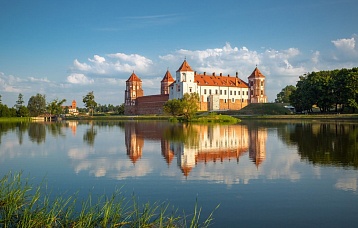 Мир: замок и церковь-усыпальница Святополк-Мирских