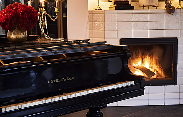 Как проходят субботние вечера в «Дубровъ»: живая музыка и антикварный рояль