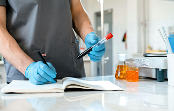Анализы на дому в Минске: где сдать и заказать забор биоматериала с выездом