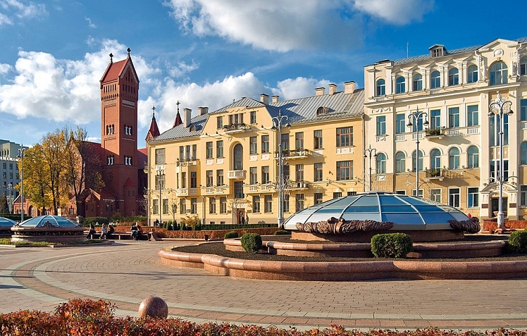 Проспект Независимости: костёл святых Симеона и Елены, площадь Победы и ещё 3 объекта