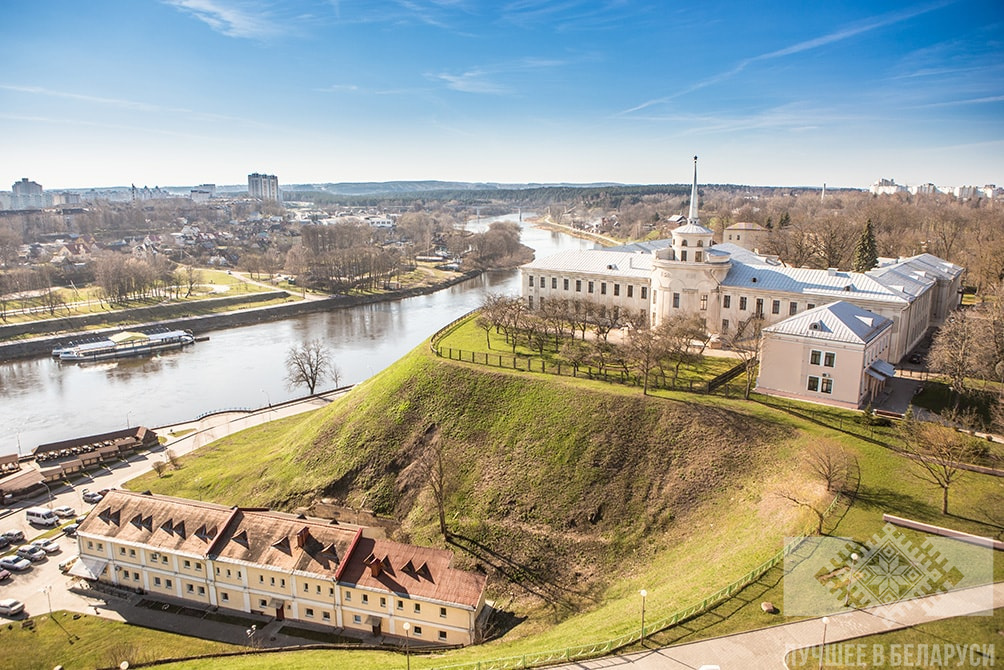 Новый замок и река Нёман в Гродно (Беларусь)