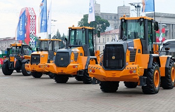 Выставка белорусских автомобилей проходит в Минске