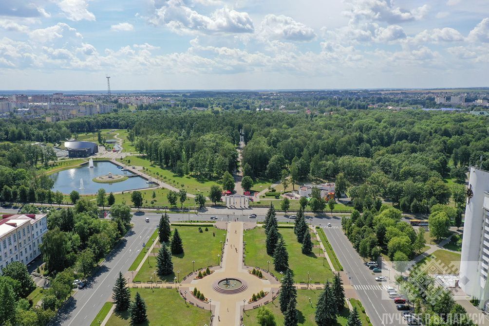 Молодечно: парк Победы, пешеходная улица им. С. Притыцкого, Костел св. Казимира и еще 4 объекта