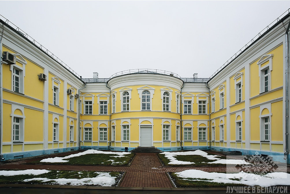 Внутренний двор дворца Потёмкиных и Голынских (Кричев, Могилёвская обл., Беларусь)