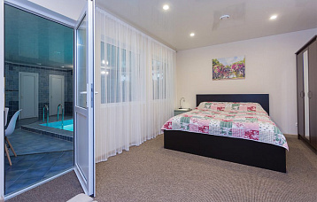 Люкс с бассейном, ул. Курганная,18