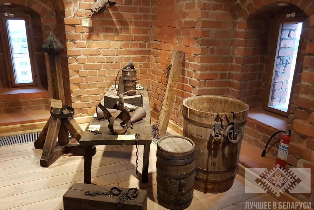 Пыточные орудия (Лидский замок, Лида, Гродненская область, Беларусь)